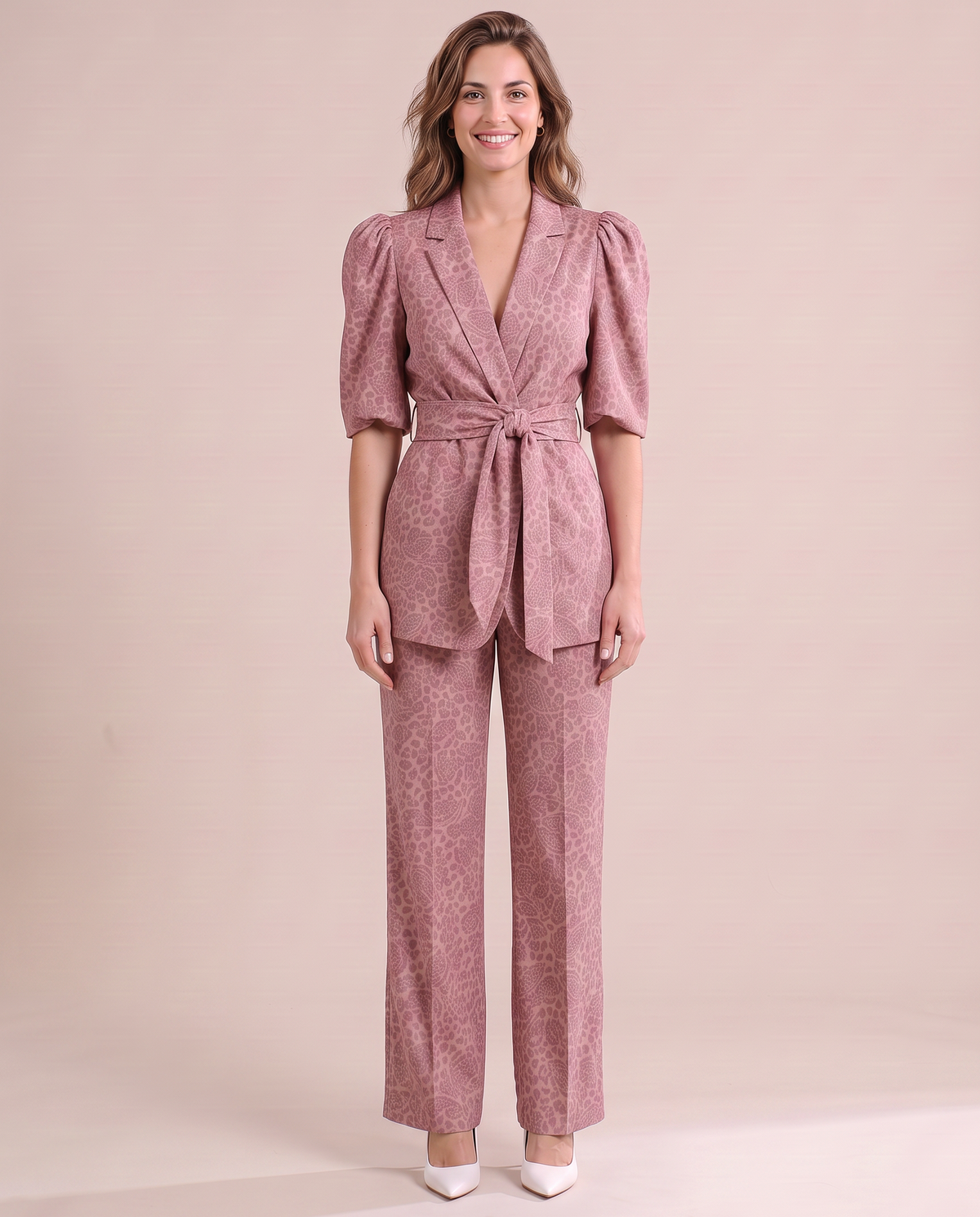 Ensemble 2 pièces pour femme à manches bouffantes et pantalon droit, coloris rose, vue de face