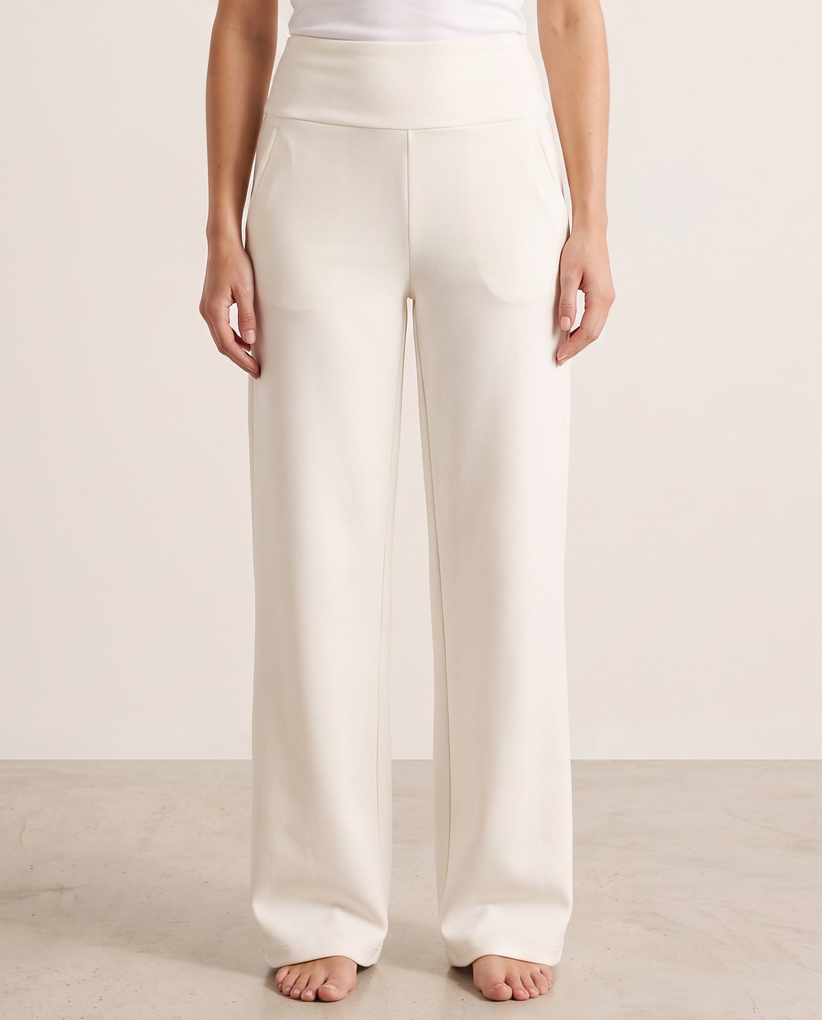 Pantalon taille haute à jambe large blanc, vue de face