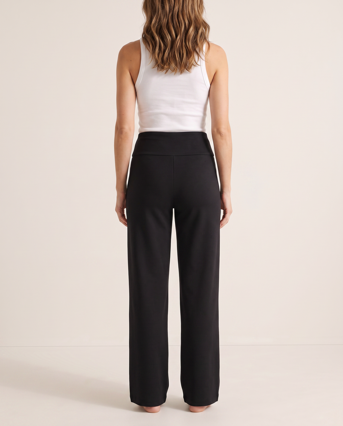 Pantalon taille haute à jambe large noir, vue de dos