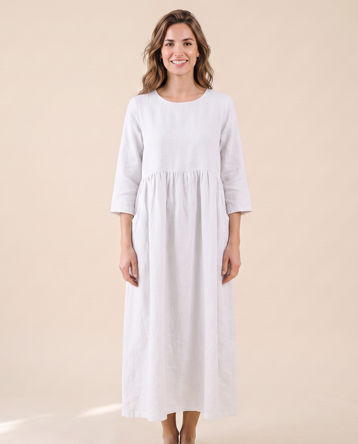 Robe longue en lin blanche à manches 3/4, vue de face