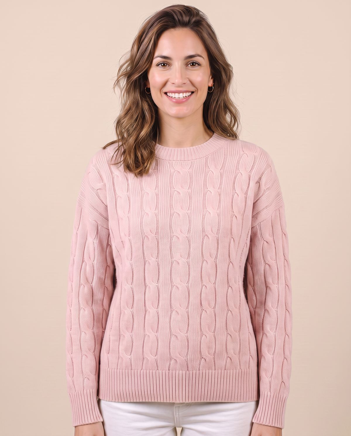 Pull en maille torsadée pour femme VELENTI MODA à col rond, coloris rose, vue de face.