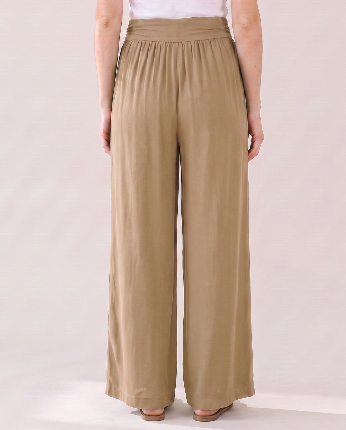 Pantalon large taille haute kaki, vue de dos