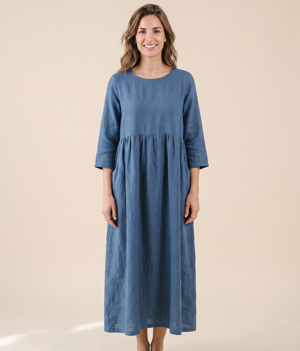 Robe longue en lin bleu marine à manches 3/4, vue de face